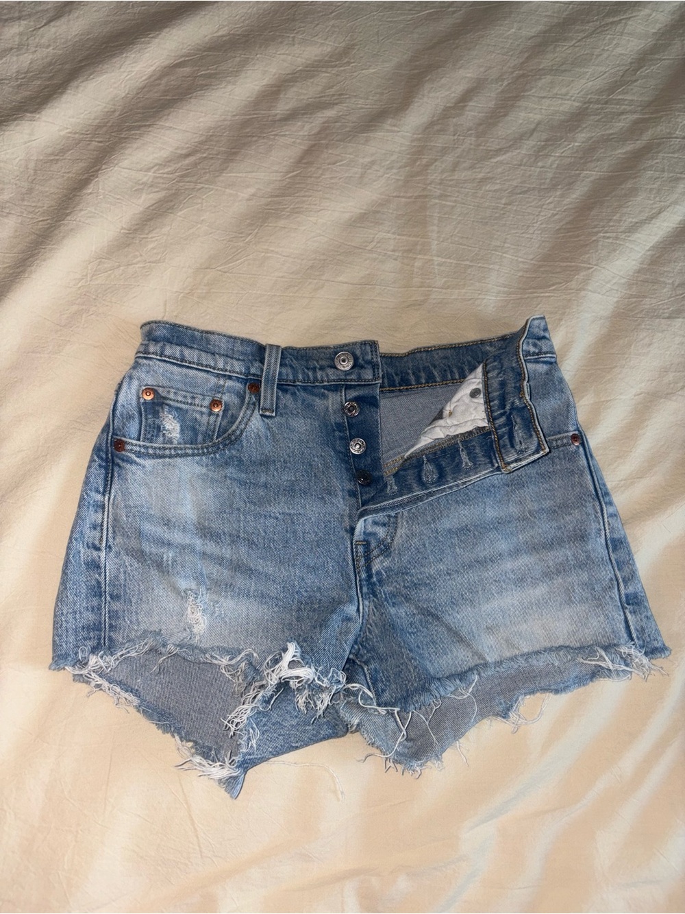 Levi’s 501s Classic High-Rise Distressed Denim Shorts - Light Blue